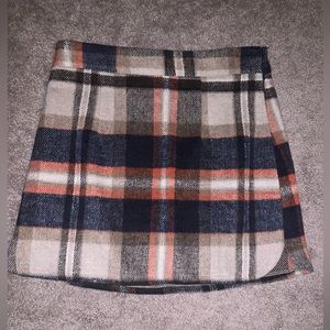Super cute for the fall skirt